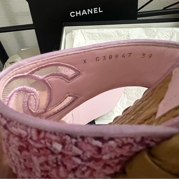 NEW in box. Chanel Pink Tweed Sandals - Picture 6 of 12